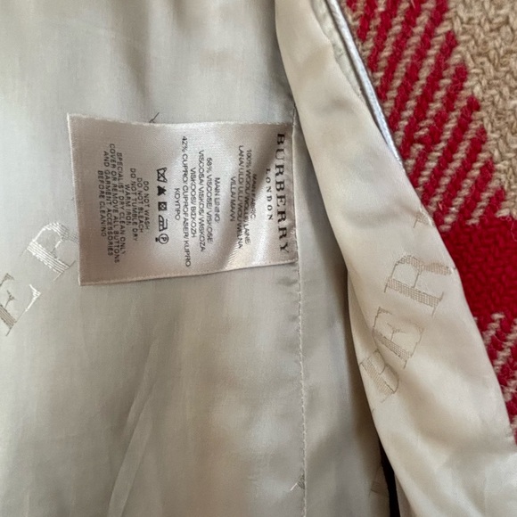 Burberry Classic Plaid Trench Coat with Red Accents - Picture 4 of 12